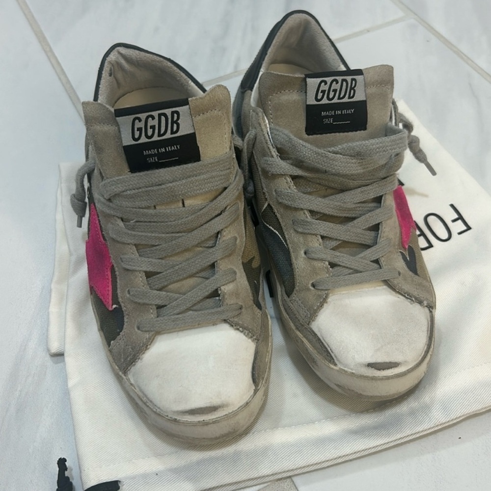 Golden Goose Deluxe Brand Sneakers with Pink Star